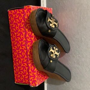 Tory Burch black size 8.5 mid wedge shoes